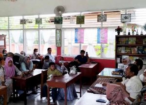 Sejumlah Orang Tua Unjuk Rasa ke SDN 10 Sungai Sapih Padang, Tolak Anaknya Divaksin