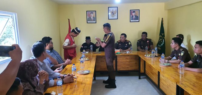 
					Restorative Justice, Kasus Penadah Barang Curian di Kampar Riau Dihentikan Kejaksaan