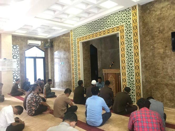 
					Kajati Riau Kembali Isi Tausiyah Ba’da Shalat Dzuhur