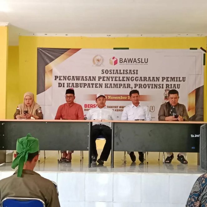 
					Sosialisasi Pengawasan Pemilu di Perhentian Raja, Kampar di Taja Bawaslu RI