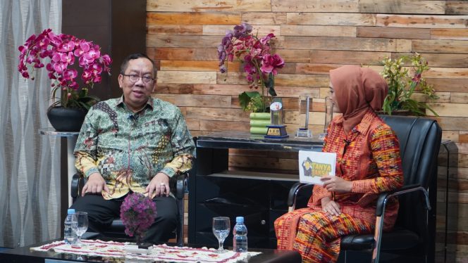 
					Asisten Intelijen Kejaksaan Tinggi Riau Raharjo Budi Kisnanto, SH., MH menjadi narasumber pada Dialog dalam Program Tanya Jaksa.