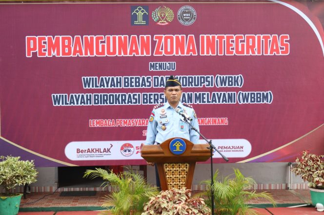 
					Kepala Lapas Bangkinang, Mishbahuddin.