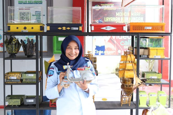 
					Hasil Karya Warga Binaan Lapas Bangkinang Dalam Pojok Galery