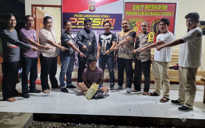 
					Pelaku pembobolan warung bakso di Kelurahan Ponorogo, Lubuklinggau ditangkap Polisi.