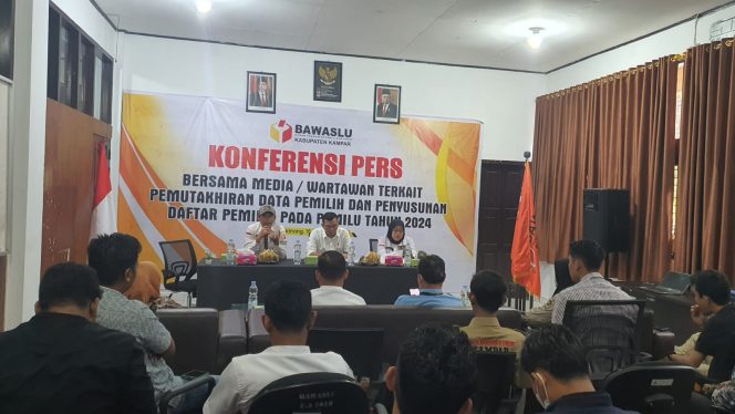 
					Bawaslu Kampar Taja Konferensi Pers.
