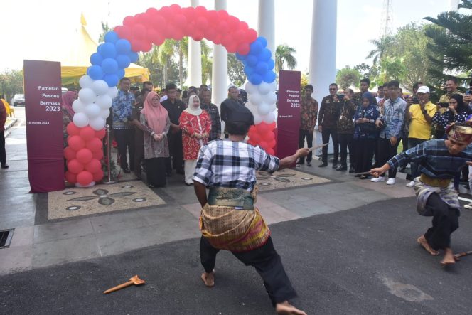 
					Bupati Kasmarni Buka Expo Ekonomi Kreatif