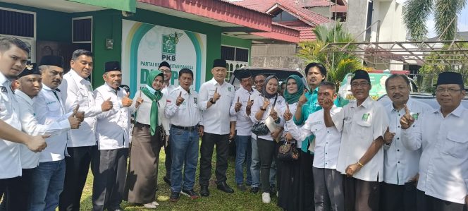 
					Daftarkan Diri Bersama PKB, Fadila Saputra dan Alex Cowboy Maju Pileg Pekanbaru 2024