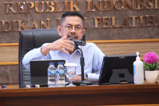 
					Direktur Jenderal Peraturan Perundang-undangan, Asep N. Mulyana.