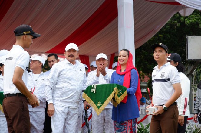 
					Jaksa Agung ST Burhanuddin resmi membuka dan memberikan sambutan pada Pekan Olah Raga (POR) Hari Bhakti Adhyaksa (HBA) ke-63 Tahun 2023.