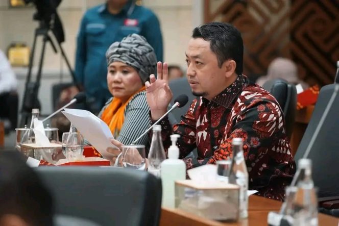
					Anggota Komisi V DPR RI, DR. Syahrul Aidi Maazat Lc MA.