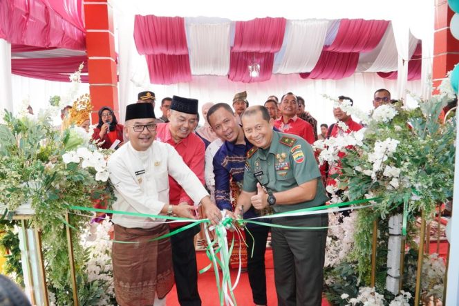 
					Pj Bupati Kampar H. Muhammad Firdaus, SE, MM meresmikan langsung Rumah Sakit Nurlima Lipat Kain Kampar Kiri.
