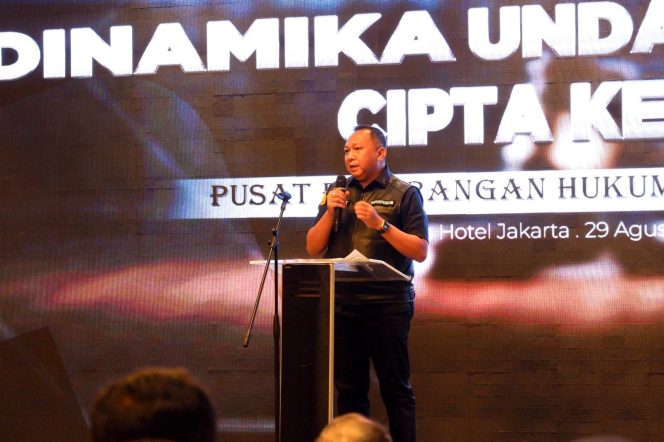 
					Kepala Pusat Penerangan dan Hukum (Kapuspenkum) Kejaksaan Agung Dr. Ketut. Sumedana.