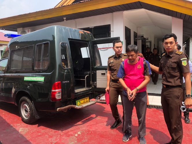 
					Tahap II Perkara Korupsi Pada Bawaslu Inhu, Tersangka Ditahan di Lapas Kelas IIB Rengat