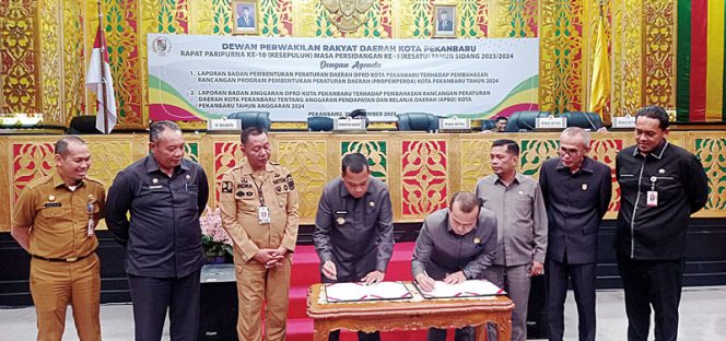 
					Tok! APBD Pekanbaru 2024 Disahkan Sebesar Rp2,825 T, Berikut Progam yang Bakal Dilanjutkan