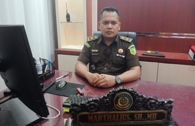 
					Kasi Pidsus Kejari Kampar, Marthalius.