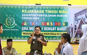 Kejati Riau Gelar Penyuluhan Hukum di SMAN 1 Rengat Barat, Ini yang Dibahas