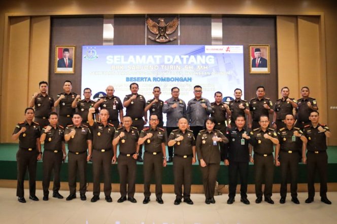 
					Jajaran Kejati Riau Ikuti Pengarahan Sesjamintel Kejaksaan RI (Foto: Humas Kejati Riau)