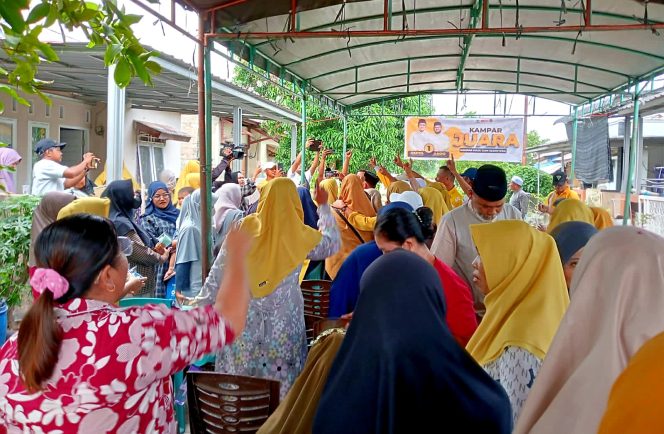 
					Calon Bupati Kampar, Repol disambut oleh warga Desa Karya Indah Kampar (Foto: Yd/Istimewa)
