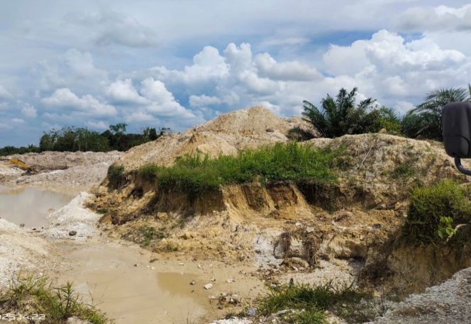 
					Lokasi Galian C di Desa Simpang Petai Kecamatan Rumbio Jaya, Kampar (Foto: Istimewa)