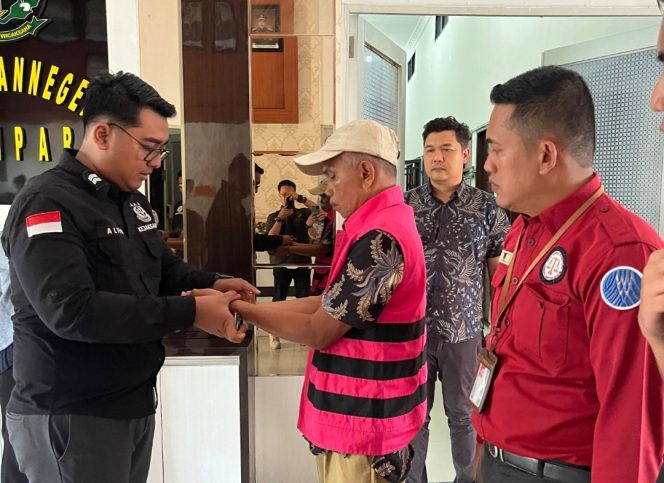 
					Kejari Kampar tetapkan status tersangka mantan Kades Indra Sakti Kampar (Foto: Istimewa)