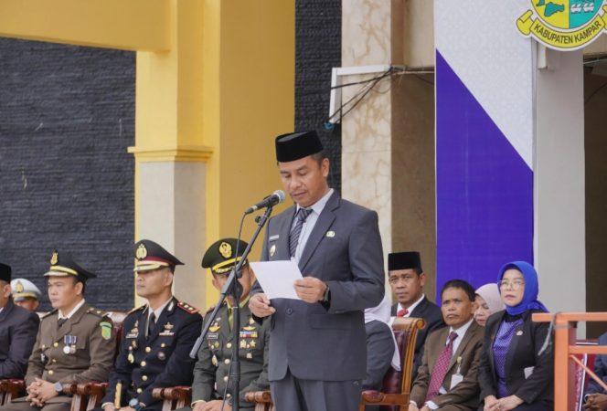 
					Bupati Kampar, Ahmad Yuzar menjadi Inspektur Upacara Hari Lahir Pancasila (Foto: Istimewa)
