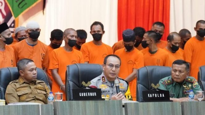 
					Polda Riau gelar Konferensi pers kasus Karhutla (Foto: Istimewa)