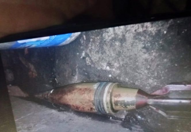 
					Benda Diduga Mortir Aktif Ditemukan Warga di Pasar Rebo Jaktim (Foto: Istimewa)