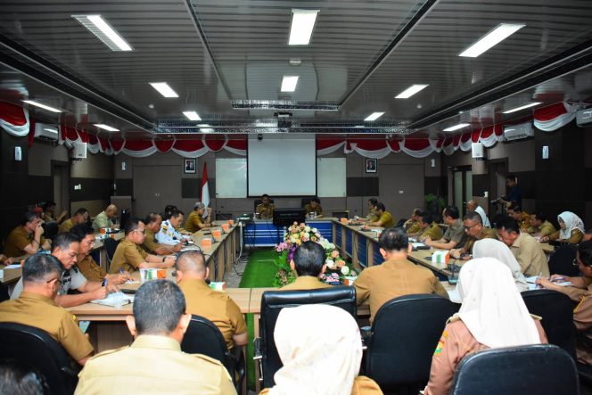 
					Bupati Kampar, Ahmad Yuzar menggelar rapat bersama seluruh dan Seluruh Kepala OPD, Kepala Bagian serta Camat (Foto: Istimewa)