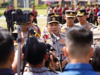 Kapolda Riau, Irjen Herry Heryawan, memberikan keterangan usai apel pelepasan ratusan personel. (Foto: Istimewa)
