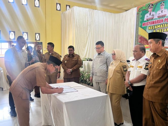
					Wakil Bupati Kampar Pimpin Musrenbang Tiga Kecamatan di Tapung