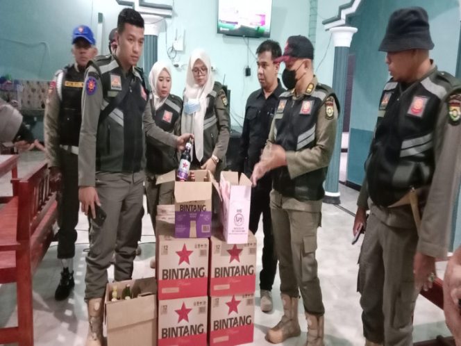 
					Satpol PP Kampar Gelar Operasi Ketertiban, Miras dan Tuak Disita