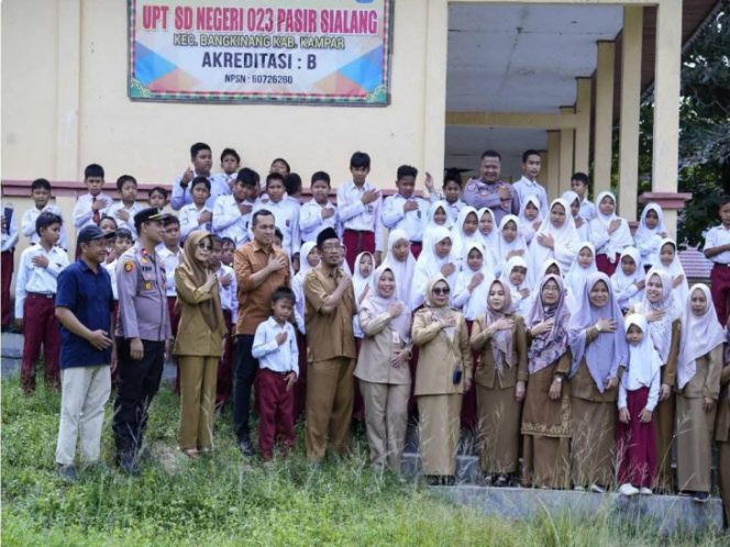 
					Wakil Bupati Kampar Tinjau SD Rusak dan Terbatas Listrik di Bangkinang