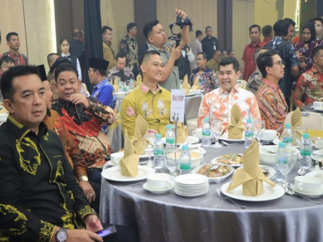 
					Pj Sekda Kampar Hadiri Pisah Sambut Danrem 031/Wira Bima