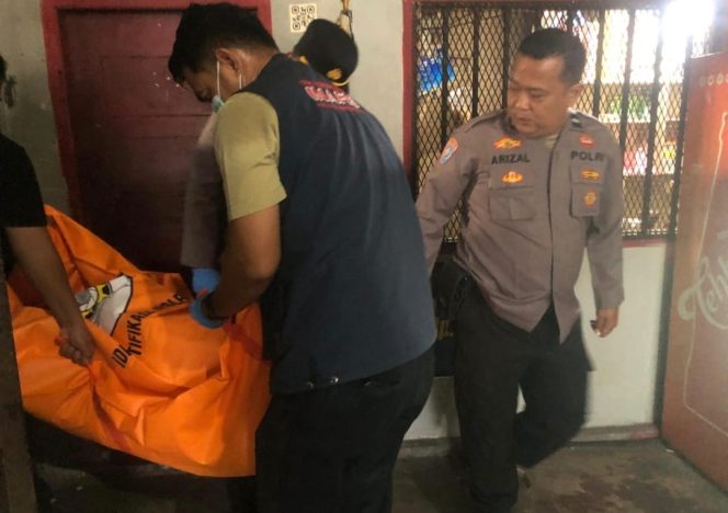 
					Jenazah dibawa dari Lapas Bangkinang (Foto: Istimewa)