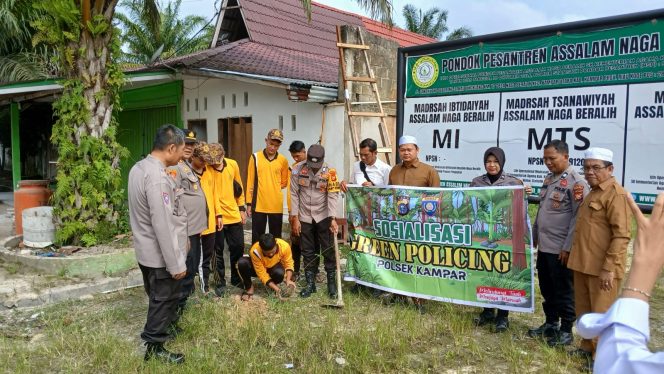 
					Kapolsek Kampar Tekankan Kejujuran dan Disiplin Saat Upacara di Ponpes As Salam