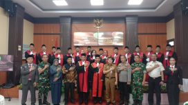 Pj Sekda Kampar, Ardi Mardiansyah, mewakili Bupati Kampar Ahmad Yuzar, foto bersama dengan jajaran PN Bangkinang (Foto: Istimewa)