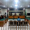 Mantan Kades Indra Sakti Kampar saat menjalani sidang tuntutan di Pengadilan Tipikor pada Pengadilan Negeri Pekanbaru, Senin (5/1/2026). (Foto: Istimewa)