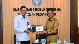 Bupati Kampar, H. Ahmad Yuzar, melakukan silaturahmi ke kantor Ombudsman Riau (Foto: Istimewa)