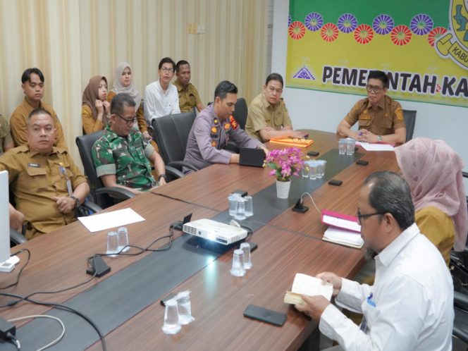 
					Asisten II Setda Kampar Drs. Muhammad, mengikuti Rapat Koordinasi Pengendalian Inflasi Daerah Tahun 2026 (Foto: Istimewa)