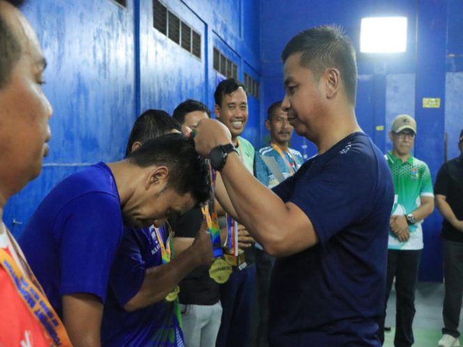
					Bupati Kampar Resmi Tutup Turnamen Badminton Antar OPD se-Kabupaten Kampar