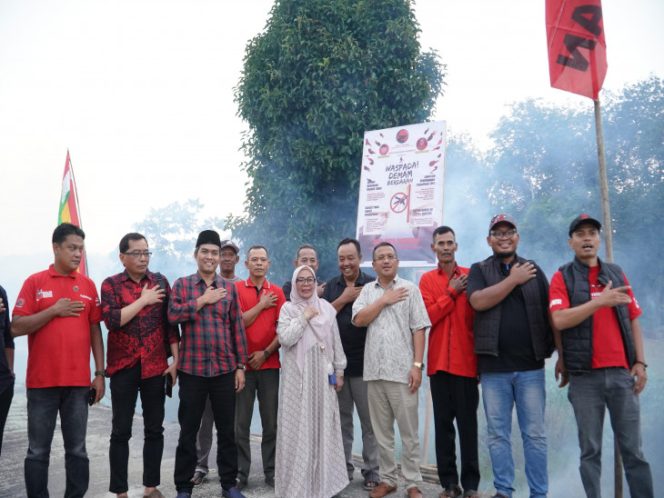 
					Wakil Bupati Kampar Tinjau Fogging dan Bakti Sosial di Rumbio Jaya