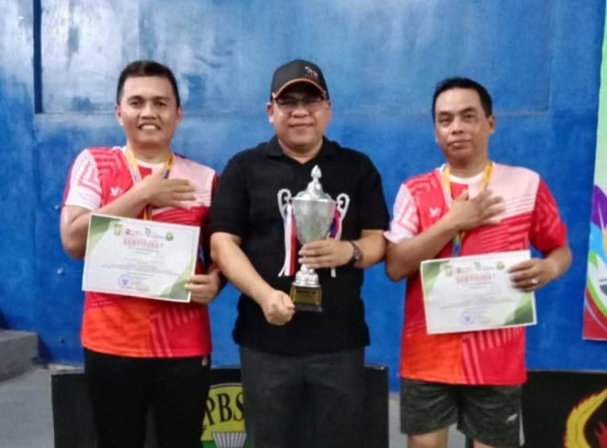 
					Satpol PP Kampar Raih Juara II Turnamen Badminton Antar OPD