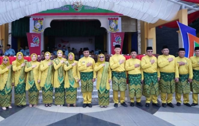 
					Kajari Kampar Dwianto Prihartono Hadiri Upacara Hari Jadi Kabupaten Kampar ke-76
