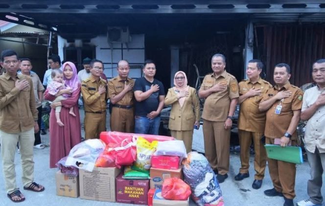 
					Wabup Kampar Tinjau Korban Kebakaran di Desa Kualu