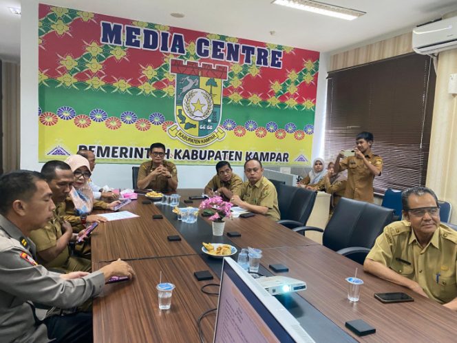 
					Pemkab Kampar Ikuti Rakor Pengendalian Inflasi dan Evaluasi Program 3 Juta Rumah