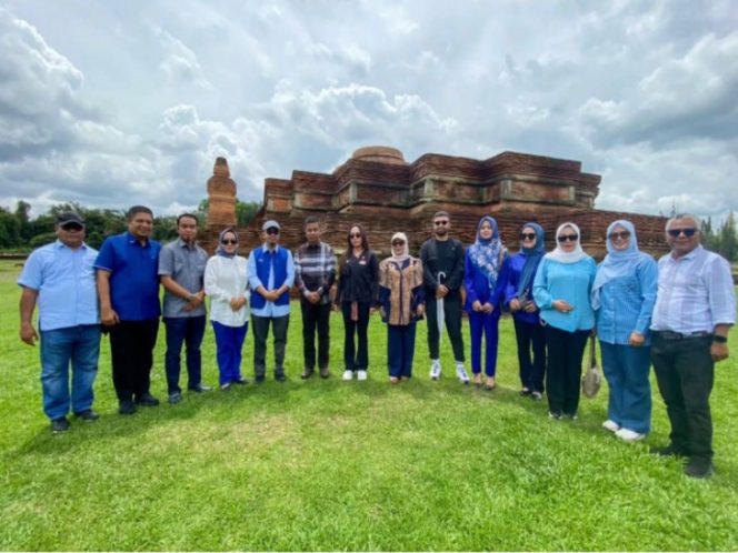 
					Bupati Kampar Dampingi Staf Khusus Presiden Tinjau Destinasi Wisata Muara Takus