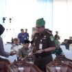 Kajari Kampar, Dwianto Prihartono saat mengikuti peresmian Jembatan merah putih (Foto: Istimewa)