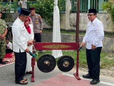 Bupati Kampar, Ahmad Yuzar bersama Kajari Kampar, Dwianto Prihartono (Foto: Istimewa)