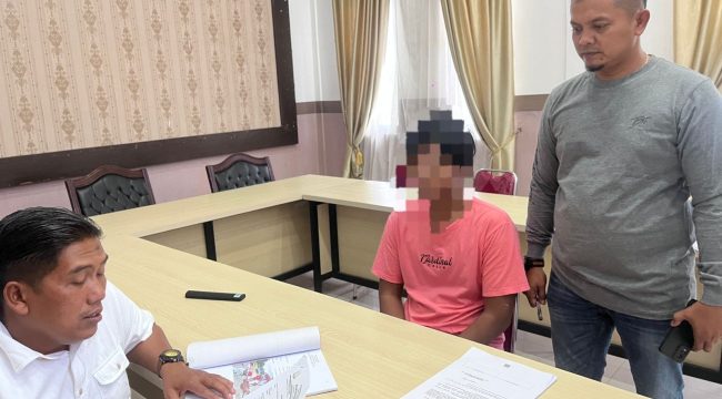 Jaksa terima pelimpahan tersangka dan barang bukti kasus pencurian kelapa sawit (Foto: Istimewa)