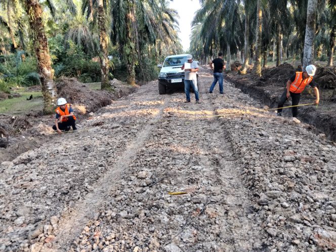 
					Kadisbun Kampar Jelaskan Fungsi Jalan Produksi bagi Ekonomi Petani